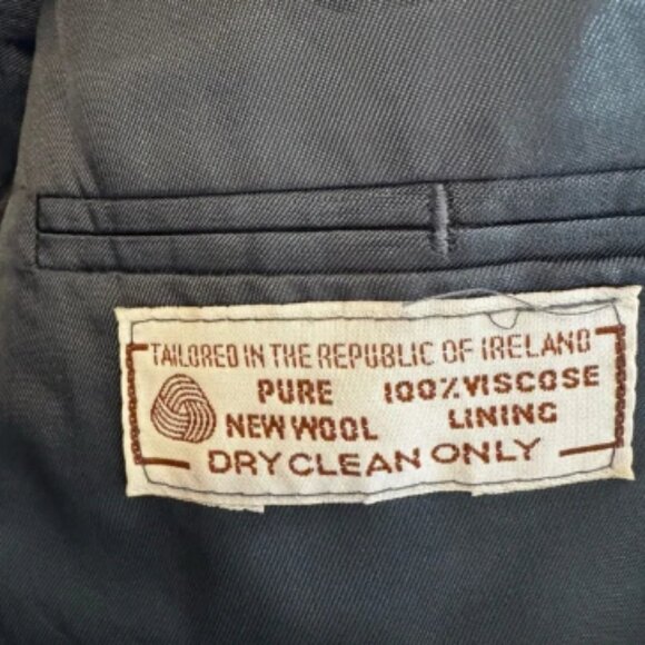 Vintage men's jacket. A genuine Mc nutt tweed. Woven in Donegal Ireland! - Picture 8 of 15
